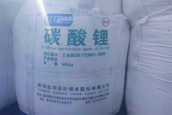 碳酸锂涨到天价！电池厂大呼“没钱赚”(图1)