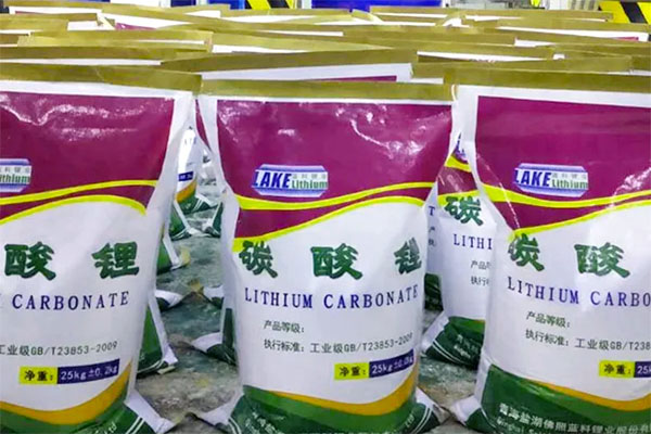 碳酸锂价格持续飙升，千亿锂盐龙头强势涨停！(图1)